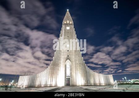 Hallgrímskirkja, chiesa parrocchiale luterana di Reykjavík, Islanda Foto Stock