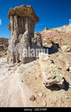 Toadstool nei Badlands di Gooseberry nel bacino di Bighorn del Wyoming Foto Stock