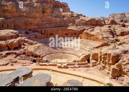 Giordania, a Petra, vista generale dell'anfiteatro nabateo. Foto Stock