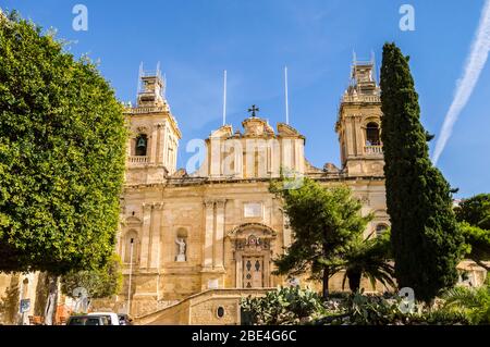 Facciata della chiesa collegiata di Saint-Laurent a Vittoriosa (Birgu) - tre città, Malta Foto Stock