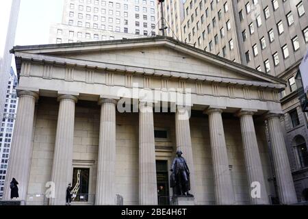 La Borsa di New York (NYSE) situata al 11 di Wall Street, Lower Manhattan, in mezzo alla pandemia globale del coronavirus COVID-19, sabato 8 febbraio 2020, a New York. Foto tramite Newscom