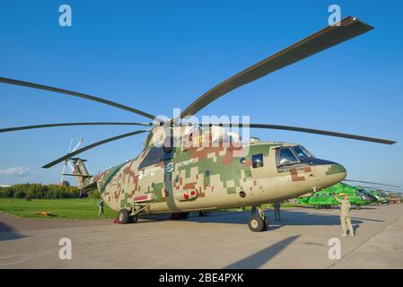 ZHUKOVSKY, RUSSIA - 30 AGOSTO 2019: Nuovo elicottero da trasporto pesante russo mi-26T2V per il MAKS-2019 Air show MAKS-2019 Foto Stock