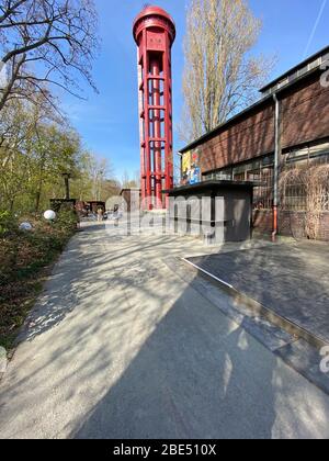 Wasserturm Natur Park Schöneberger Südgelände, parco su un ex cantiere di marshalling, torre dell'acqua Foto Stock