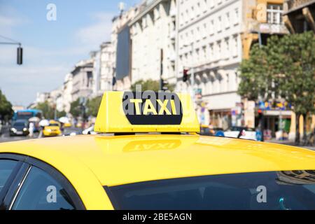 Taxi Checker in auto. Taxi in città Foto Stock