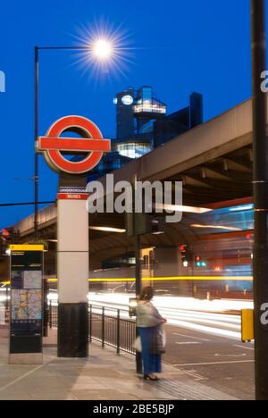 Cemento armato sopraelevato autostrada A4 Hammersmith Flyover, Londra W6 di G. Maunsell & Partners Peter warth Foto Stock