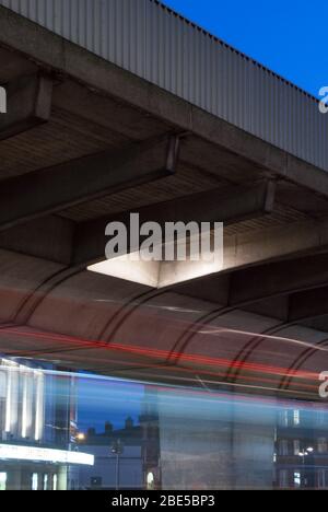 Cemento armato sopraelevato autostrada A4 Hammersmith Flyover, Londra W6 di G. Maunsell & Partners Peter warth Foto Stock