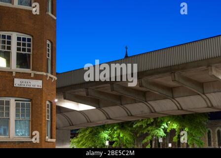 Cemento armato sopraelevato autostrada A4 Hammersmith Flyover, Londra W6 di G. Maunsell & Partners Peter warth Foto Stock