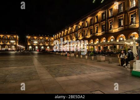 Place du Capitole di notte, Tolosa, Francia Foto Stock