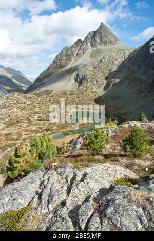 Die Bergseen Crap ALV mit dem Dschimels im Hintergrund oberhalb des albulapass in Graubünden, Schweiz Foto Stock