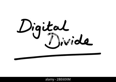 Digital divide scritto a mano su sfondo bianco. Foto Stock