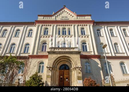 La facciata della Collegium di Eotvos Jozsef a Budapest, Ungheria Foto Stock