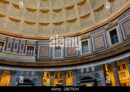 Pantheon. Immagini di Roma, Italia durante le vacanze di Natale. Foto Stock