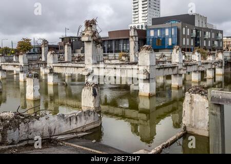 I resti del PWC Building al 119 Armagh Street, Christchurch, Nuova Zelanda, dopo il terremoto del 2011. Foto Stock