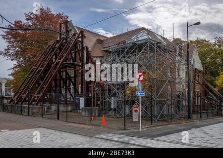 Il terremoto ha danneggiato gravemente la Cattedrale di Christchurch del 1904, Christchurch, Nuova Zelanda. In attesa di restauro dopo il terremoto del 2011. Foto Stock