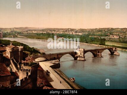 Vista generale e ponte Benezech, Avignone, Provenza, Francia, circa 1900 Foto Stock