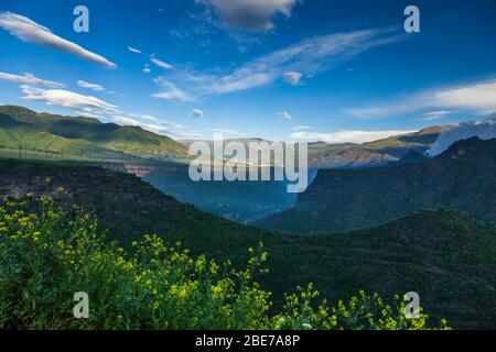 Vista mattutina del canyon di Debed vicino al Monastero di Haghpat, Haghpat, provincia di Lori, Armenia, Caucaso, Asia Foto Stock