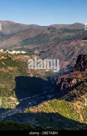 Vista mattutina del canyon di Debed vicino al Monastero di Haghpat, Haghpat, provincia di Lori, Armenia, Caucaso, Asia Foto Stock