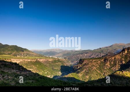 Vista mattutina del canyon di Debed vicino al Monastero di Haghpat, Haghpat, provincia di Lori, Armenia, Caucaso, Asia Foto Stock