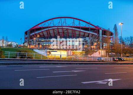Lisbona, Portogallo - 04 Aprile 2018 : Esterno dell'Estadio da Luz , stadio di casa per il S.L. Benfica. È stato costruito per l'EURO 2004 Foto Stock