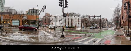 Snowy Day nel centro di Evanston, Illinois Foto Stock