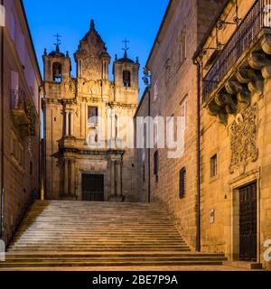 Vista di Santa Maria la chiesa più vecchia (Santa Maria la Mayor) nella città vecchia di Ourense, Galizia, Spagna Foto Stock