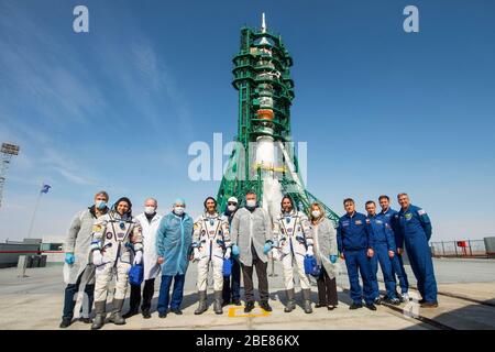 BAIKONUR, KAZAKHSTAN - 09 aprile 2020 - spedizione di 63 membri dell'equipaggio Ivan Vagner di Roscosmos, Anatoly Ivanishin di Roscosmos e Chris Cassidy della NASA, Foto Stock