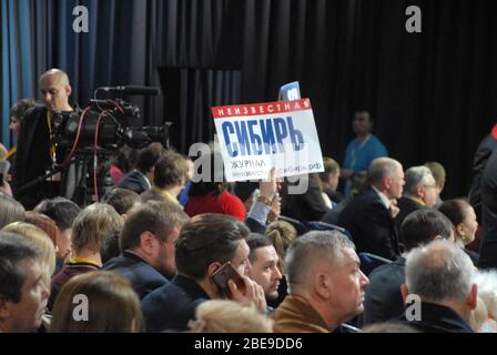 Giornalisti e media partecipano alla conferenza stampa annuale del Presidente della Federazione russa Vladimir Putin al World Trade Center Foto Stock