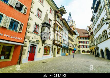 Case baia Fischmarkt nel centro storico di Zug, Svizzera. Foto Stock