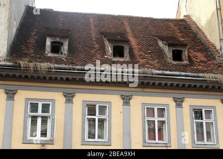 Edifici storici nella città vecchia di Brasov, Romania Foto Stock