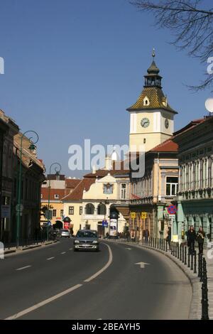 Strada George Baritiu, strada nella città vecchia di Brasov, Romania Foto Stock