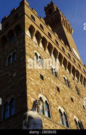 Neptun-Brunnen vor dem Palazzo Vecchio auf der Piazza della Signoria, Florenz Toskana, Italien Foto Stock