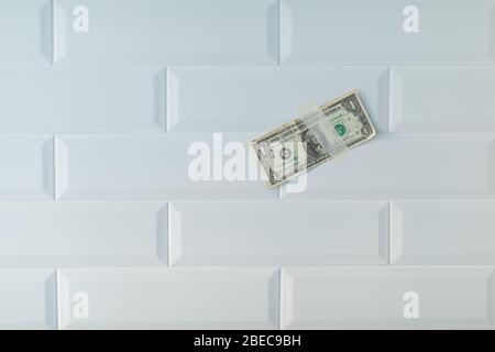 Grafico di crescita del dollaro tracciato sulla lavagna. Concetti di investimento e interessi crescita aziendale Foto Stock