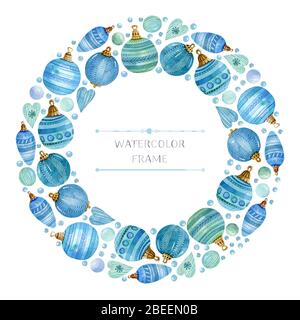 Cornice circolare di Natale con palle colorate, cuori e neve su sfondo bianco. Ideale per biglietti d'auguri, inviti, banner. Foto Stock