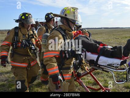 Addestramento sulla risposta ai materiali pericolosi esercizio 130320 Foto Stock