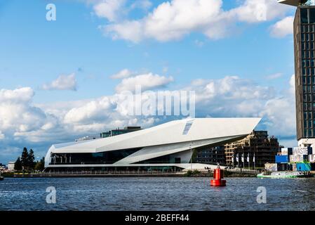 Amsterdam, Paesi Bassi - 7 settembre 2018: Facciata del museo Eye Filmmuseum nel quartiere Overhoeks di Amsterdam, Paesi Bassi Foto Stock