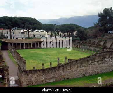 Quadriportico dei teatri o Gladiatori Barracks. Foto Stock