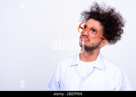 Viso di medico turco con capelli ricci Foto Stock
