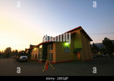 California, 12 AGOSTO 2009 - Vista all'alba del Rodeway Inn Foto Stock