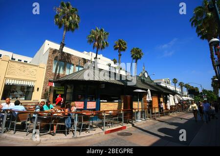 Los Angeles, 21 AGOSTO 2009 - bellissimo paesaggio urbano lungo la 3rd Street Promenade Foto Stock