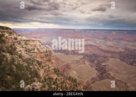 Tempesta sopra il canyon grande da Mather Point Foto Stock