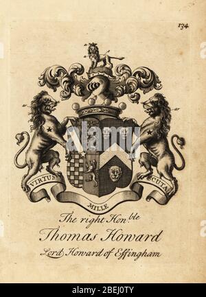 Stemma di destra onorabile Thomas Howard, 2° conte di Effingham, Lord Howard di Effingham, 1714-1763. Incisione su copperplate di Andrew Johnston dopo C. Gardiner di Notitia anglicana, che cotta i successi di tutta la nobiltà inglese, Andrew Johnson, The Strand, London, 1724. Foto Stock