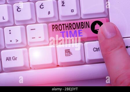 Testo Di Scrittura A Mano Tempo Di Protrombina. La foto concettuale valuta la sua capacità di formare in modo appropriato coaguli di sangue Foto Stock