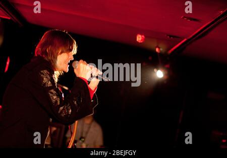 Polonia, Czestochowa - 16 marzo 2012: Concerto della band polacca Wilki con Robert Gawlinski, club musicale Zero Foto Stock