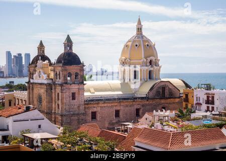 Cartagena - Colombia - Sud America - 20 febbraio 2020: Questa chiesa e il suo monastero si trovano nella Plaza de San Pedro Claver. Foto Stock