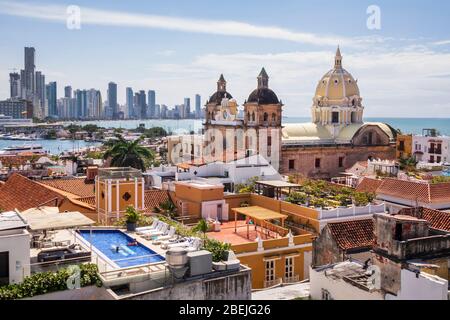 Cartagena - Colombia - Sud America - 20 febbraio 2020: Questa chiesa e il suo monastero si trovano nella Plaza de San Pedro Claver. Foto Stock