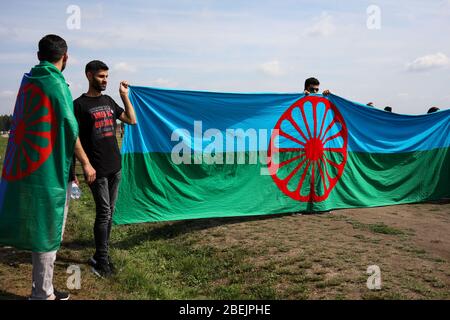 Auschwitz, Polonia - 02 agosto 2019: Commemorazione europea dell'Olocausto Rom-75° anniversario della liquidazione di Zigenerlager a KL Auschwitz-Birkenau Foto Stock