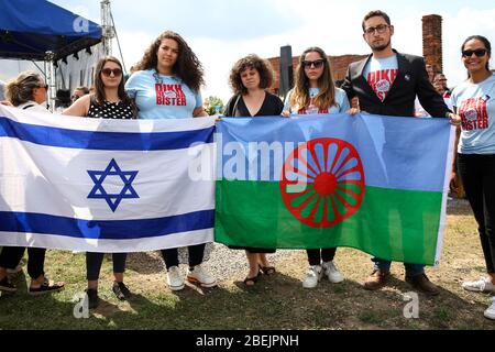 Auschwitz, Polonia - 02 agosto 2019: Commemorazione europea dell'Olocausto Rom-75° anniversario della liquidazione di Zigenerlager a KL Auschwitz-Birkenau Foto Stock