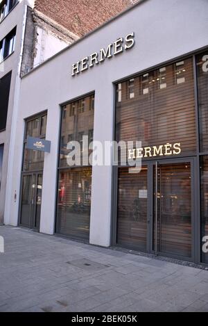 Colonia, Germania. 10 aprile 2020. Una filiale della catena francese di lusso Hermes Credit: Horst Galuschka/dpa/Horst Galuschka dpa/Alamy Live News Foto Stock