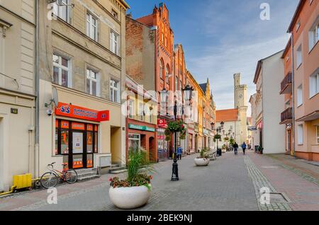 Swiebodzin, provincia di Lubusz, Polonia. Il vicolo 1 maggio con gli edifici del XVIII secolo. Foto Stock