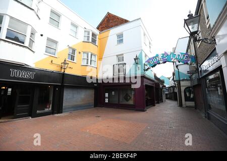 Brighton, Regno Unito. 14 Aprile 2020. Le strade e le strade rimangono molto tranquille il giorno 30 del Lockdown nel Regno Unito. Credit: James Boardman/Alamy Live News Foto Stock